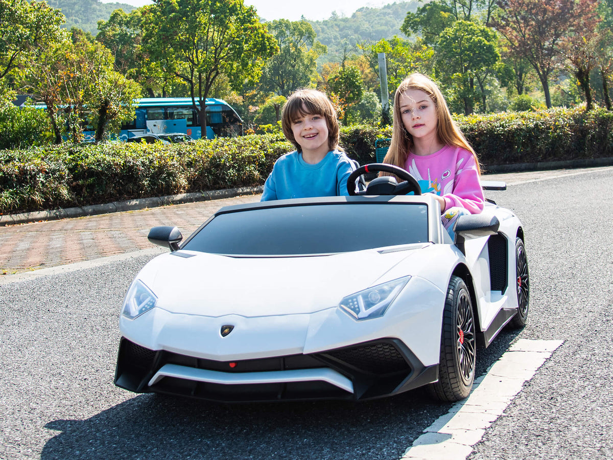 Moderno Kids Lamborghini Aventador XXL 24V Big Kids Ride-On Car | White
