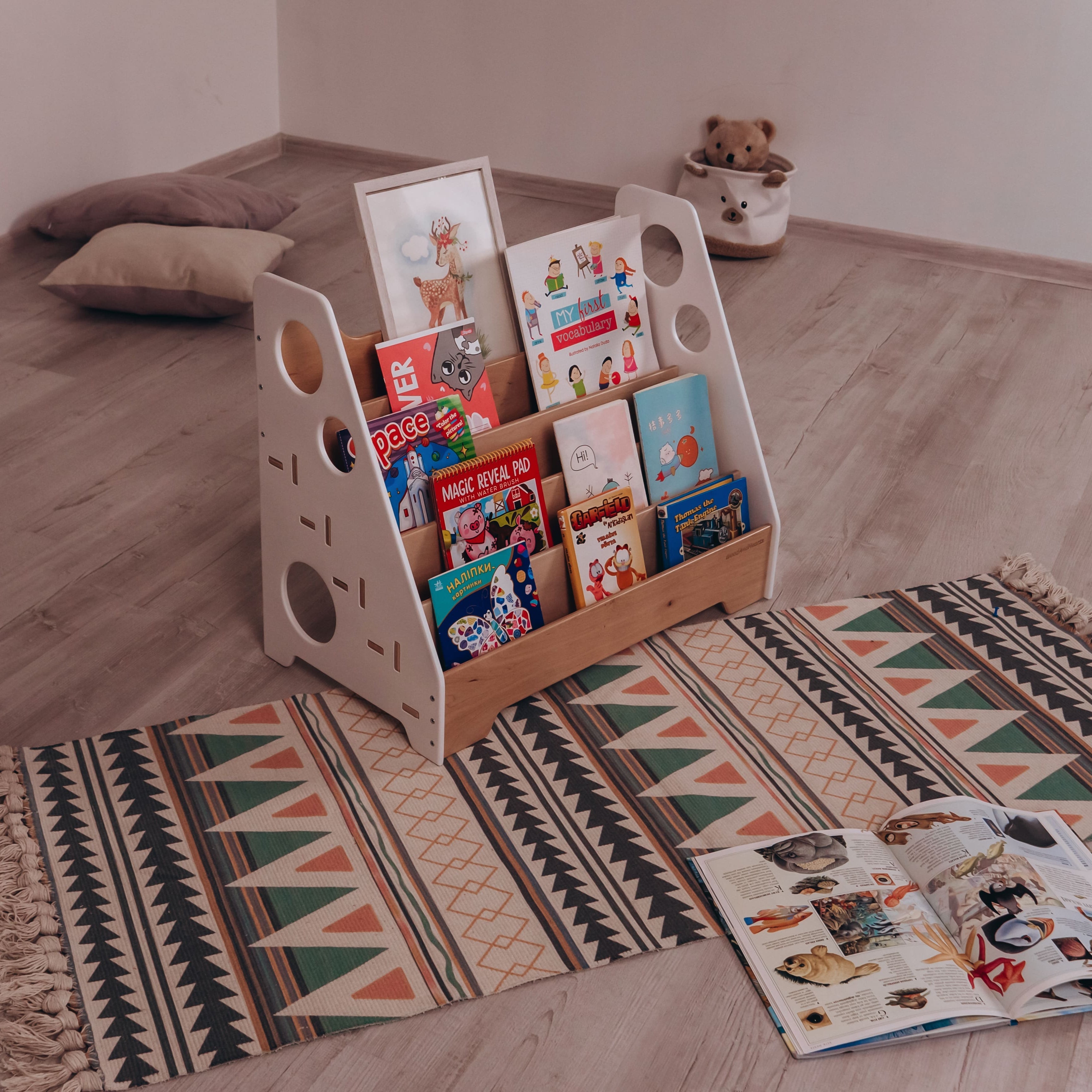 Moderno Kids Kids Montessori Bookshelf