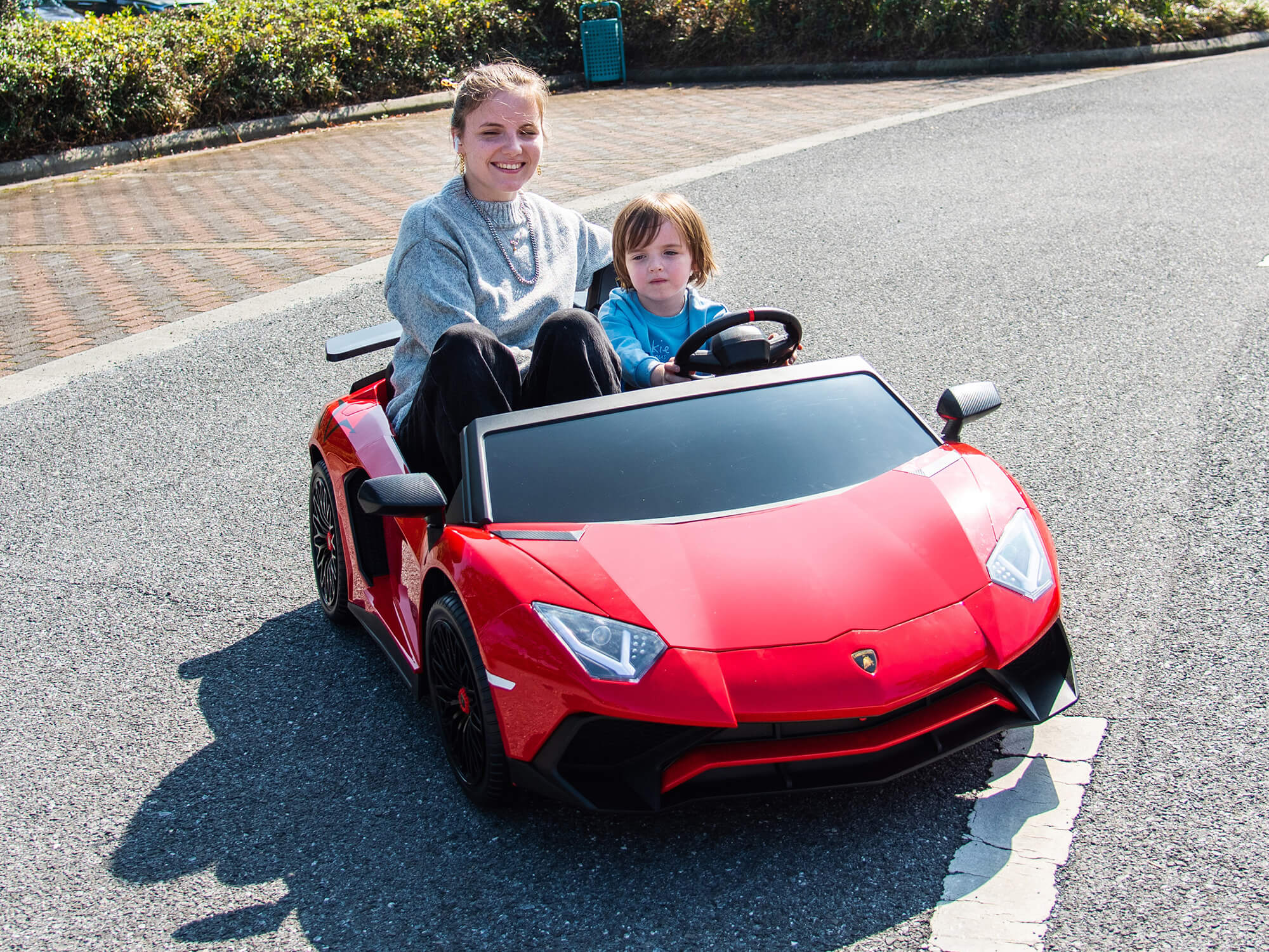Moderno Kids Lamborghini Aventador XXL 24V Big Kids Ride-On Car | Red