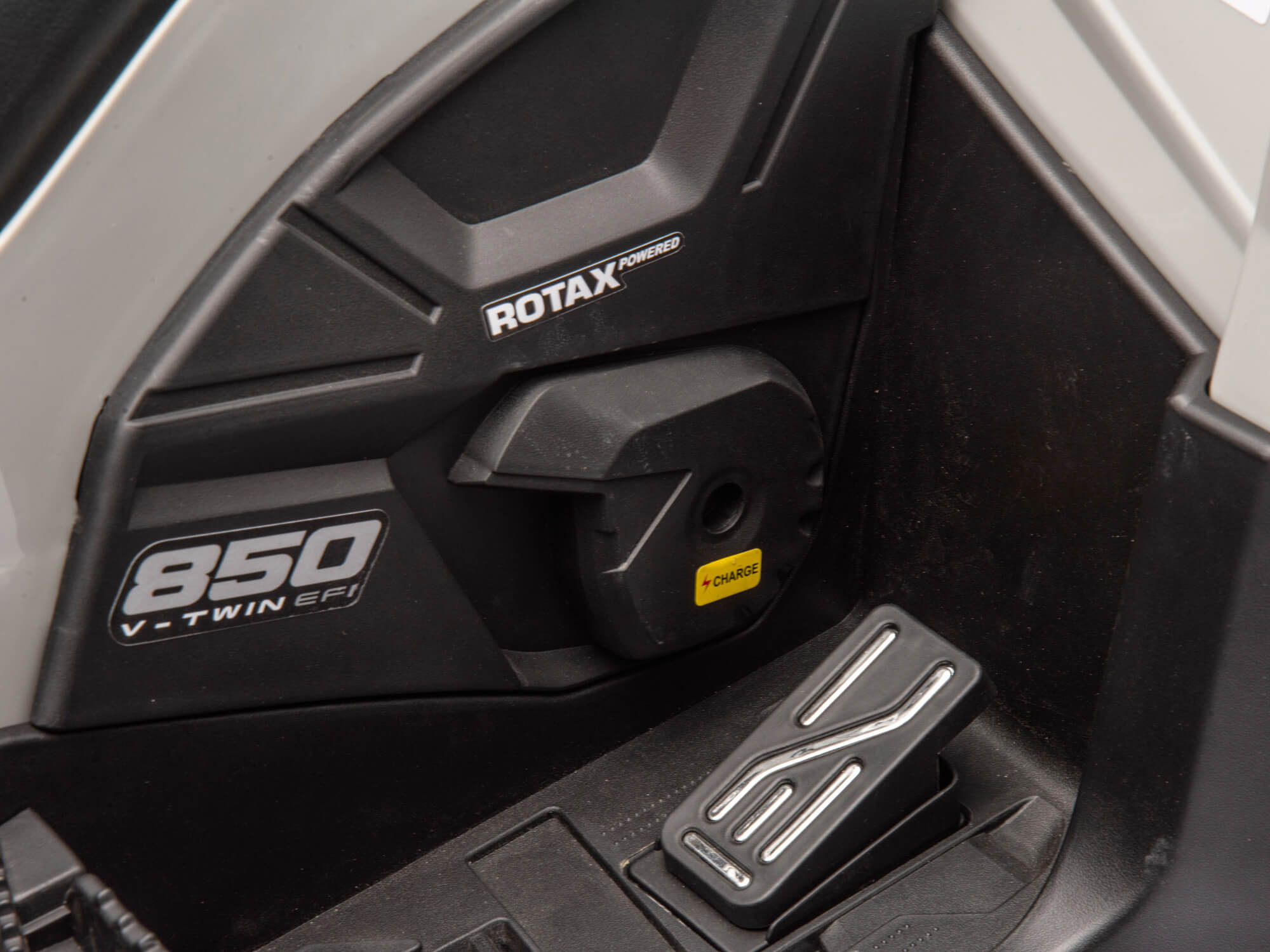 Moderno Kids Can-Am Outlander 24V 4WD Kids Ride-On ATV Quad | Gray