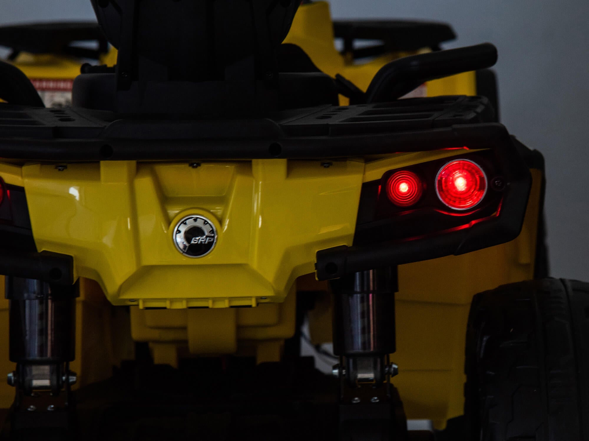 Moderno Kids Can-Am Outlander 24V 4WD Kids Ride-On ATV Quad | Yellow